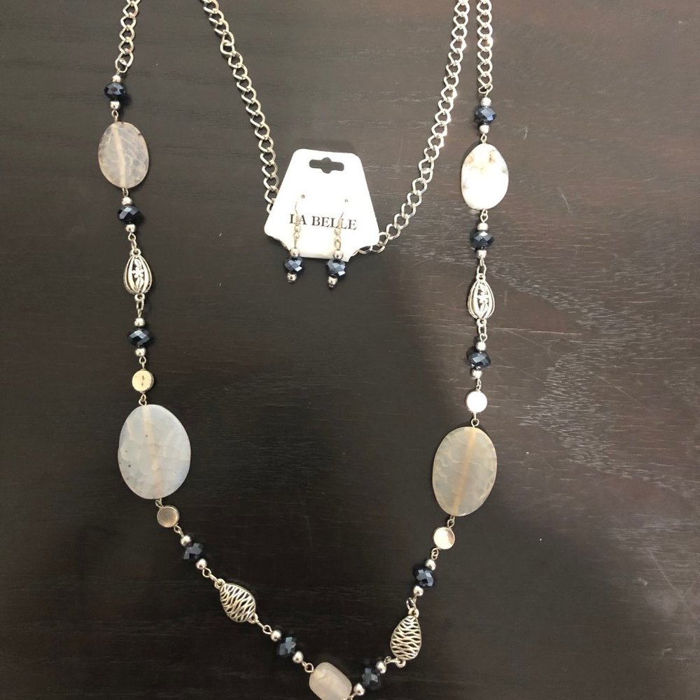 La Belle Necklace and Earring Set - NWOT